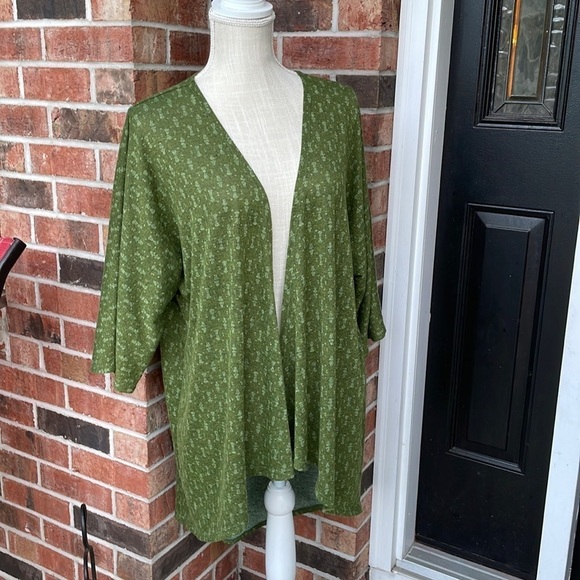 LuLaRoe Lindsay Kimono Top‎ - Picture 1 of 6